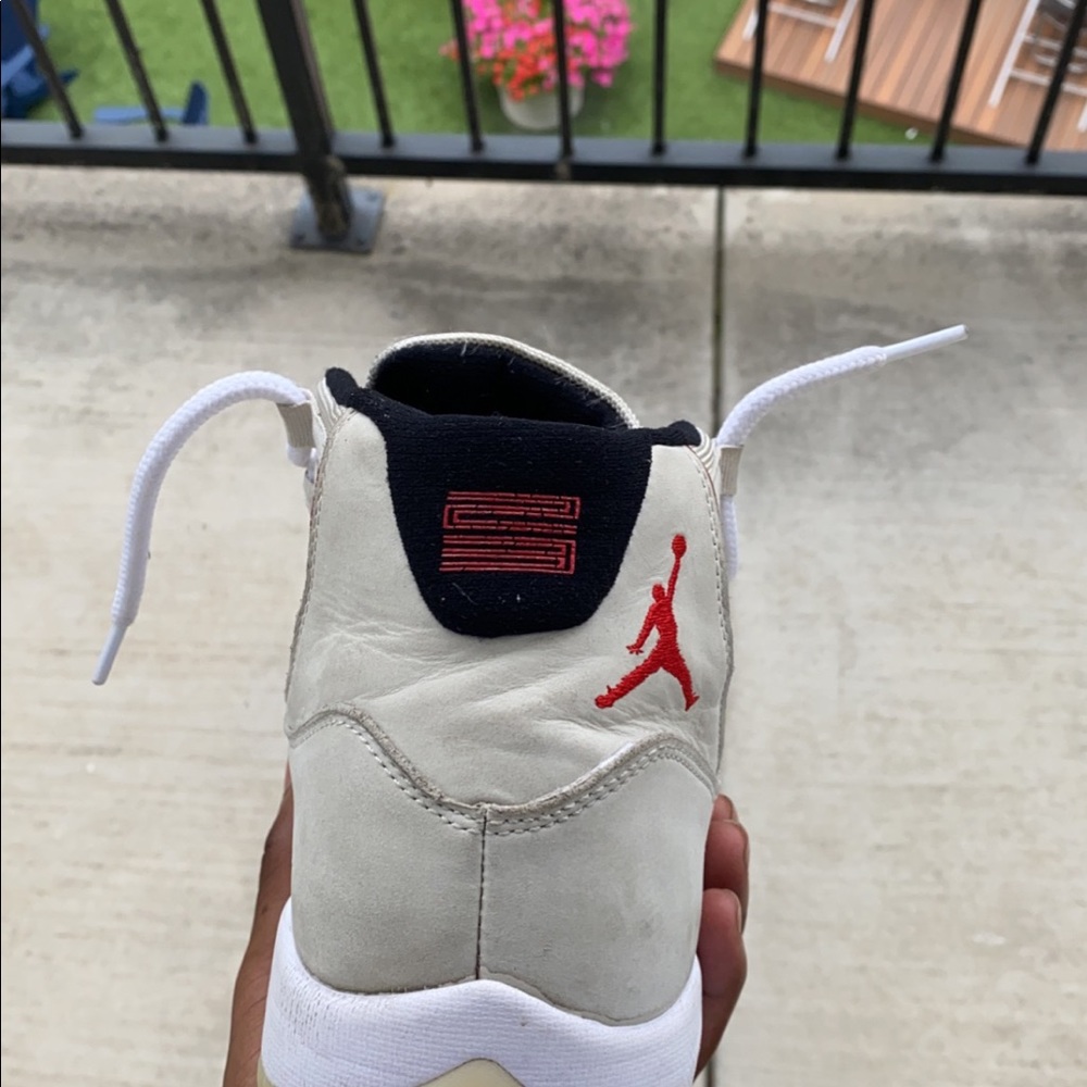 Jordan 11 Platinum Tints / Size 11  (BEATERS❗️)